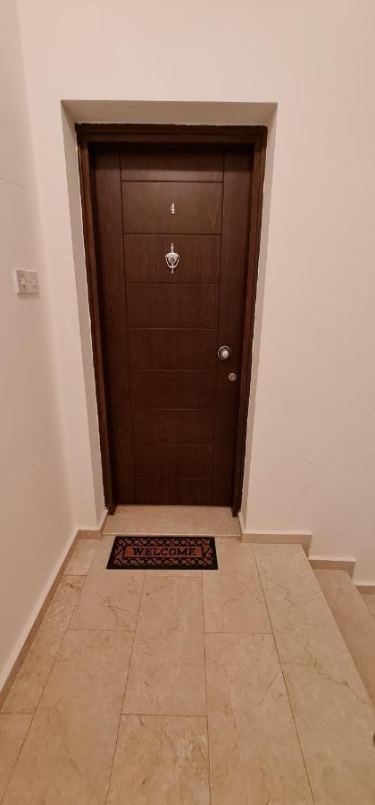 Oytam Apt Nikosia Bagian luar foto