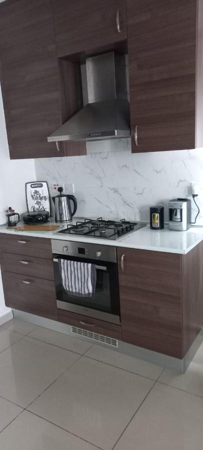 Oytam Apt Nikosia Bagian luar foto